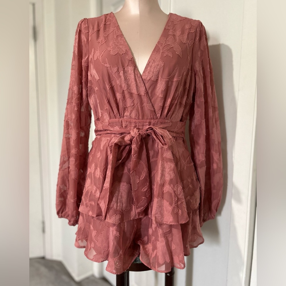 Lulu’s tiered long-sleeve lined romper, dusty rose; Size L